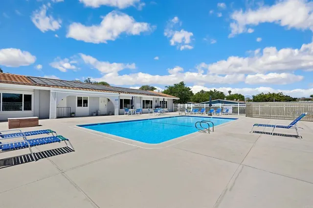 $432,576 | 3594 Pear Blossom Drive, Oceanside, CA 92057