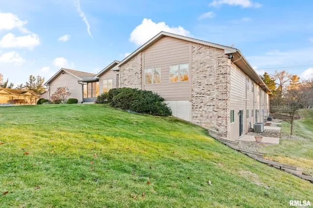 $170,000 | 2151 South Imboden Place, Decatur, IL 62521