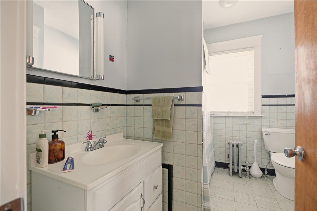 982 York Avenue Pawtucket, RI 02861 - Photo 16 of 50