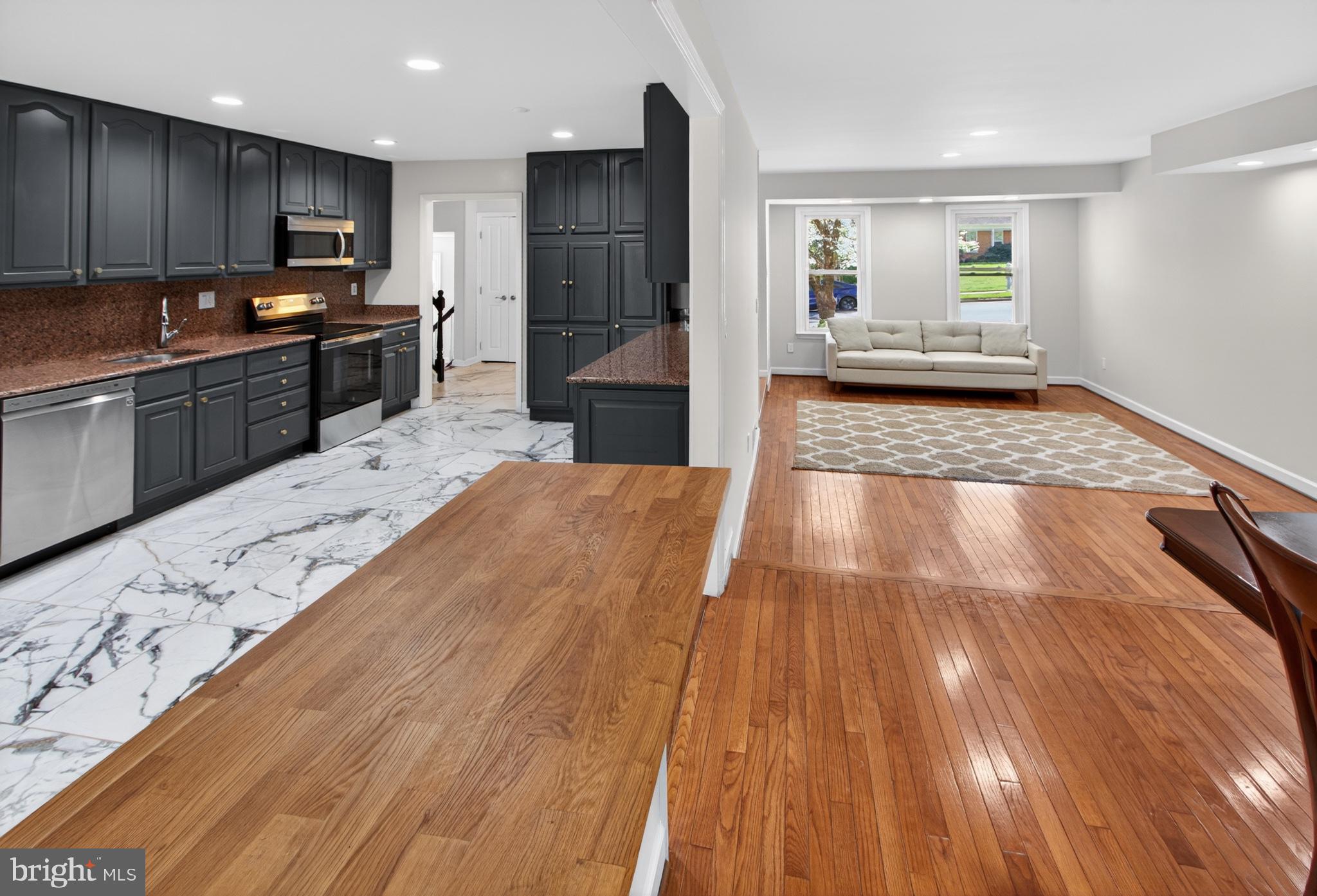 16 Redding Ridge Drive Gaithersburg, MD 20878 - Photo 41 of 53 Modern elegance meets cozy charm.