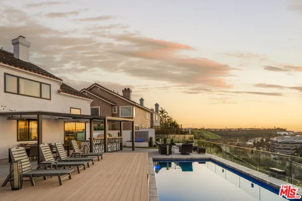 $3,195,000 | 6592 Kentwood Bluffs Drive, Los Angeles, CA 90045