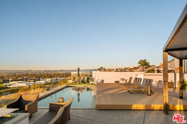 $3,195,000 | 6592 Kentwood Bluffs Drive, Los Angeles, CA 90045