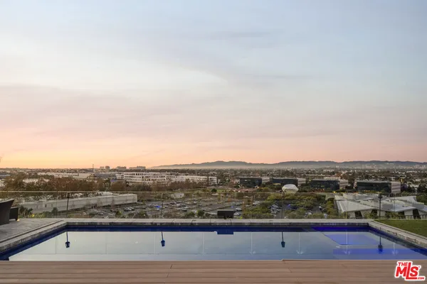 $3,195,000 | 6592 Kentwood Bluffs Drive, Los Angeles, CA 90045