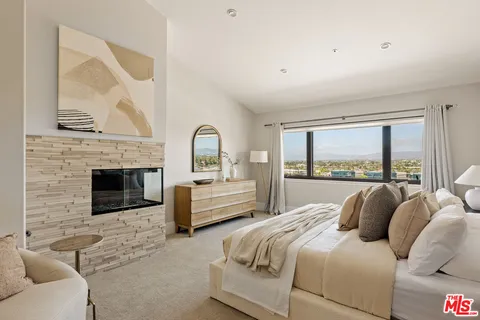 $3,195,000 | 6592 Kentwood Bluffs Drive, Los Angeles, CA 90045