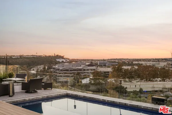 $3,195,000 | 6592 Kentwood Bluffs Drive, Los Angeles, CA 90045