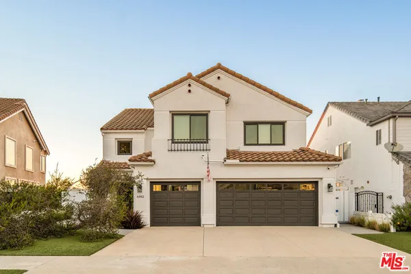 $3,195,000 | 6592 Kentwood Bluffs Drive, Los Angeles, CA 90045