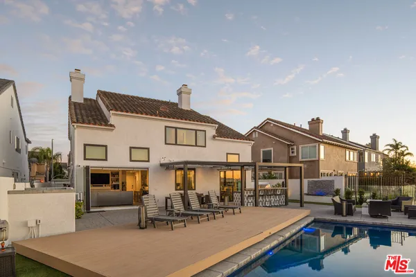 $3,195,000 | 6592 Kentwood Bluffs Drive, Los Angeles, CA 90045