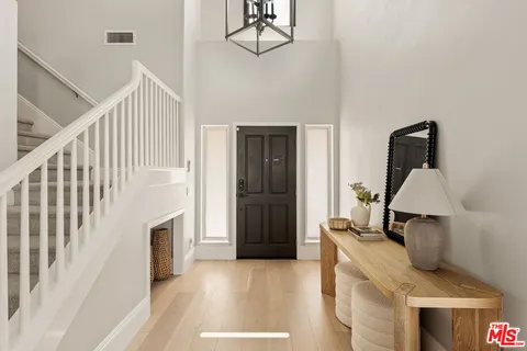 $3,195,000 | 6592 Kentwood Bluffs Drive, Los Angeles, CA 90045