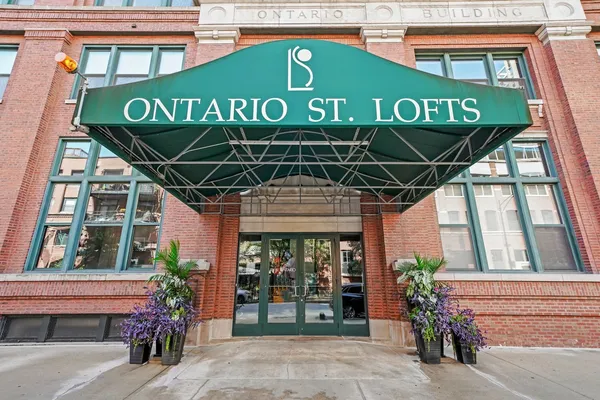 $579,000 | 411 West Ontario Street, Unit 419, Chicago, IL 60654