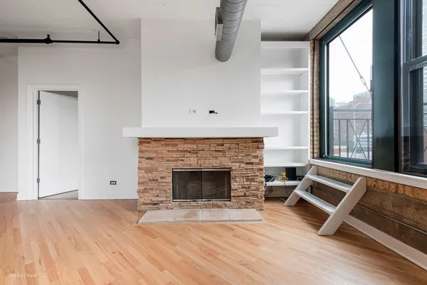 $579,000 | 411 West Ontario Street, Unit 419, Chicago, IL 60654