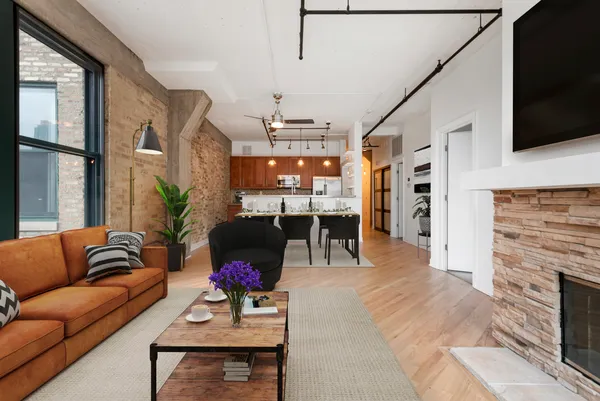 $579,000 | 411 West Ontario Street, Unit 419, Chicago, IL 60654