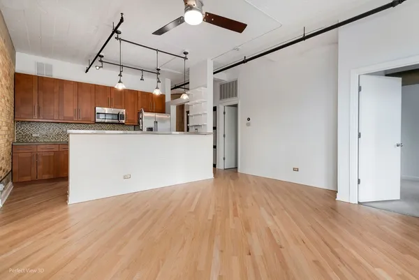 $579,000 | 411 West Ontario Street, Unit 419, Chicago, IL 60654