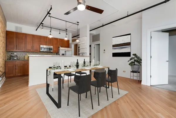 $579,000 | 411 West Ontario Street, Unit 419, Chicago, IL 60654