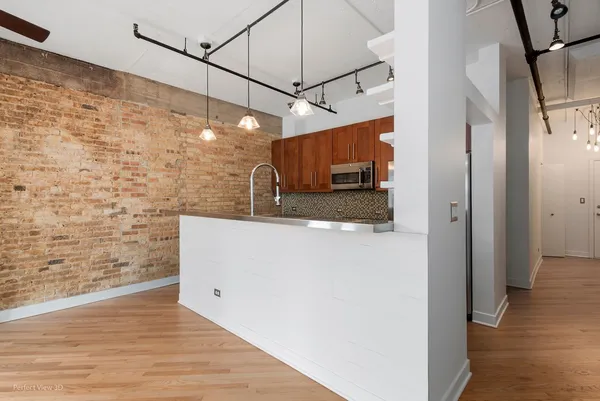 $579,000 | 411 West Ontario Street, Unit 419, Chicago, IL 60654