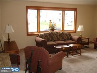758 Claire Road Philadelphia, PA 19128 - Photo 3 of 12 Gallery Image 3