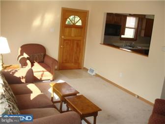 758 Claire Road Philadelphia, PA 19128 - Photo 4 of 12 Gallery Image 4