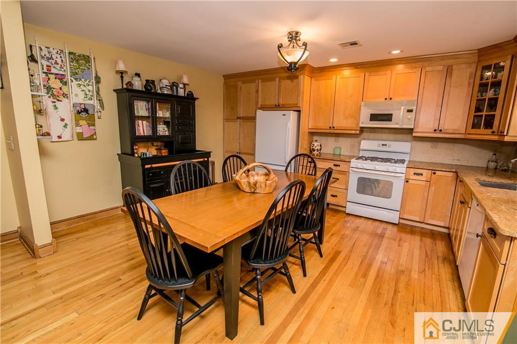27 Weldon Road Matawan, NJ 07747 - Photo 10 of 25 Gallery Image 10