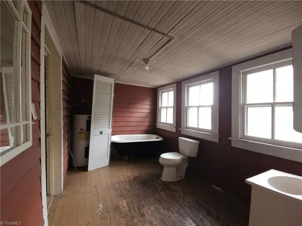 $70,000 | 105 East Academy Street, Madison, NC 27025