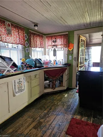 $80,000 | 105 East Academy Street, Madison, NC 27025