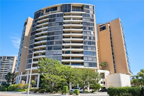 $4,900 | 4265 Marina City Drive, Unit 511W, Marina del Rey, CA 90292
