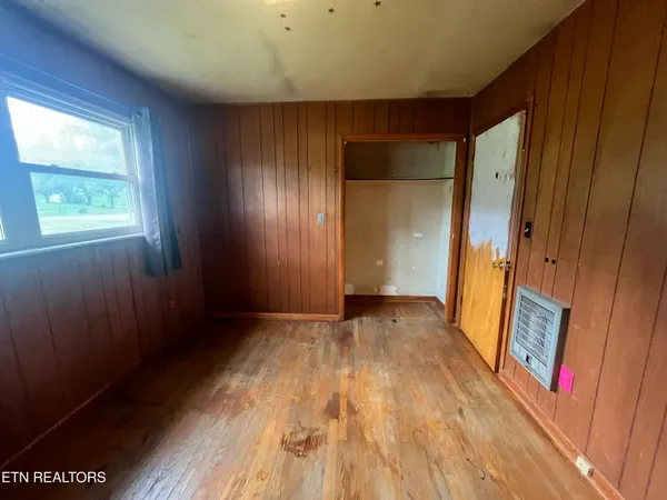 $135,000 | 3981 Dr Thomas Walker Road, Rose Hill, VA 24281