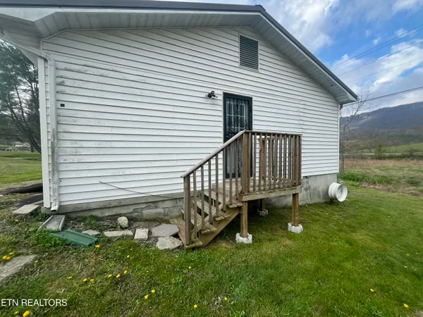 $135,000 | 3981 Dr Thomas Walker Road, Rose Hill, VA 24281