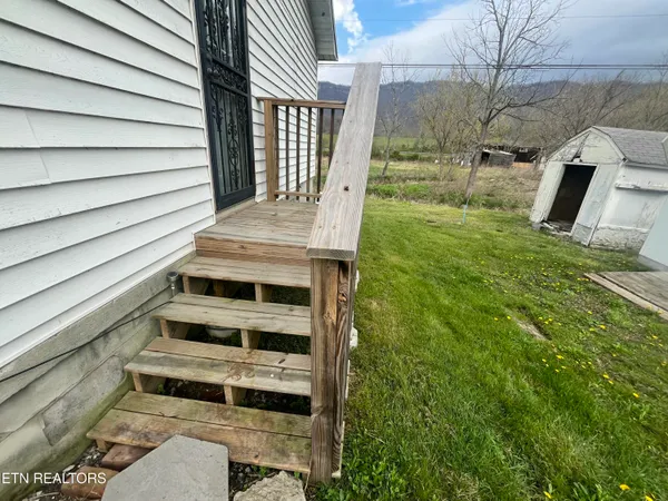 $135,000 | 3981 Dr Thomas Walker Road, Rose Hill, VA 24281