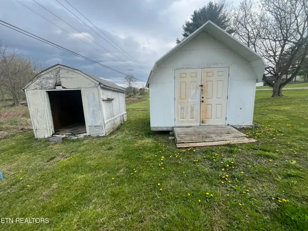 $135,000 | 3981 Dr Thomas Walker Road, Rose Hill, VA 24281