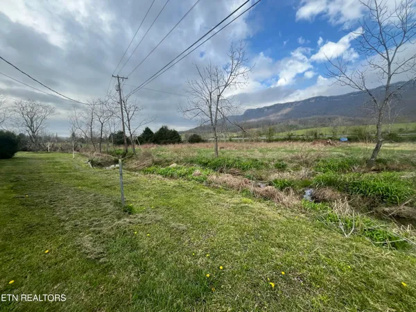 $135,000 | 3981 Dr Thomas Walker Road, Rose Hill, VA 24281