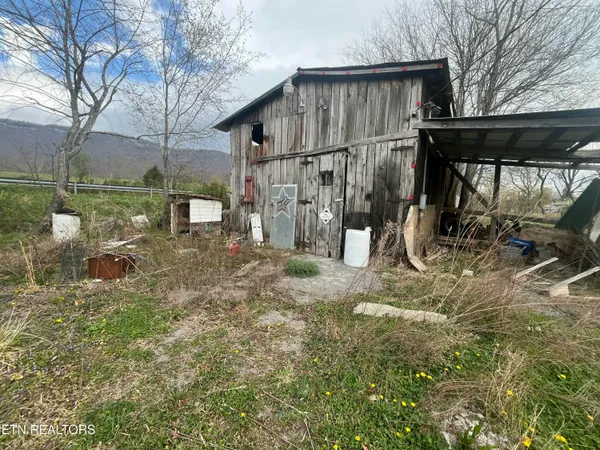 $135,000 | 3981 Dr Thomas Walker Road, Rose Hill, VA 24281