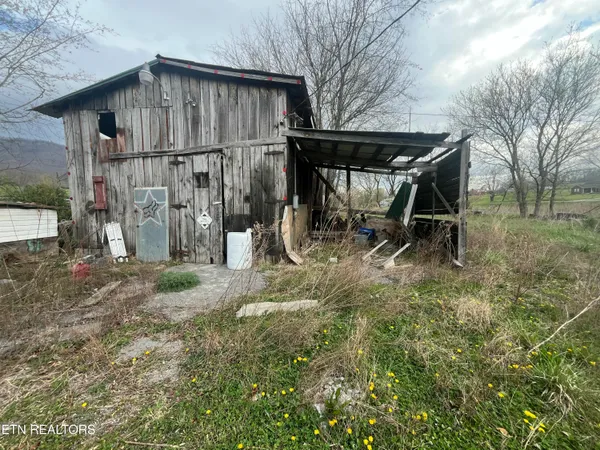 $135,000 | 3981 Dr Thomas Walker Road, Rose Hill, VA 24281