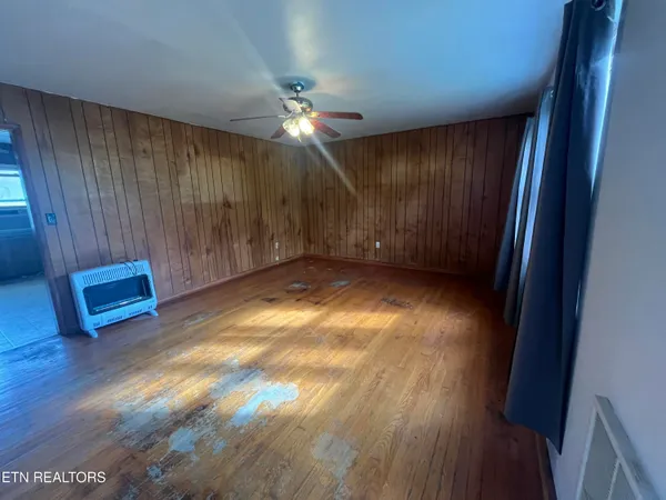 $135,000 | 3981 Dr Thomas Walker Road, Rose Hill, VA 24281
