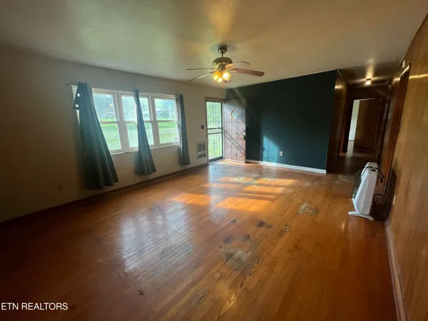 $135,000 | 3981 Dr Thomas Walker Road, Rose Hill, VA 24281