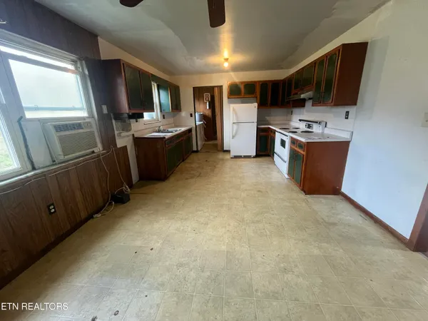 $135,000 | 3981 Dr Thomas Walker Road, Rose Hill, VA 24281