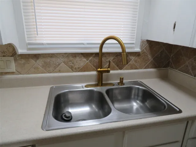 a close view of sink and tap