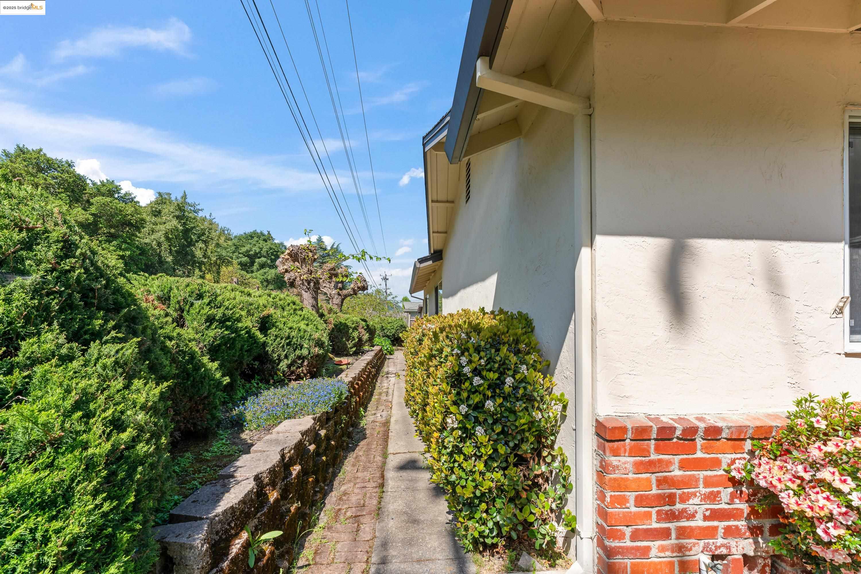 2305 Marlin Court Pinole, CA 94564 - Photo 26 of 31 a view of balcony