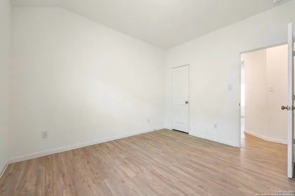 $1,895 | 9250 Landa Falls, San Antonio, TX 78254