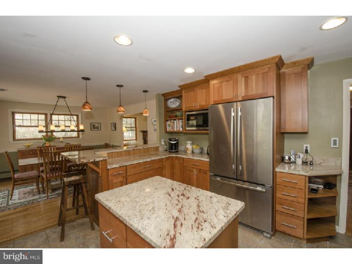 631 Upper Weadley Road Wayne, PA 19087 - Photo 7 of 20 Kitchen