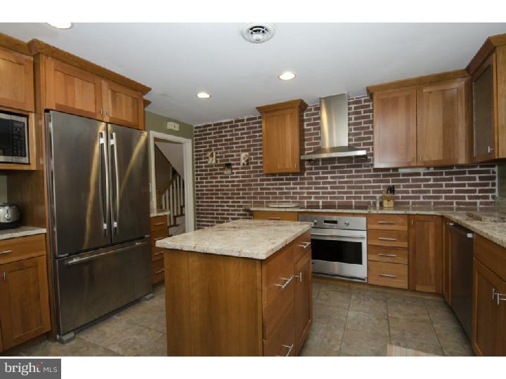 631 Upper Weadley Road Wayne, PA 19087 - Photo 9 of 20 Kitchen