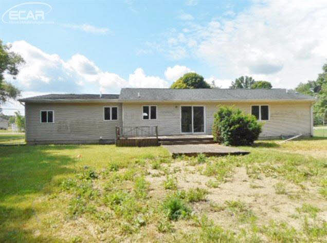 5335 East Carpenter Road Flint, MI 48506 - Photo 2 of 11 21313856-1.JPG