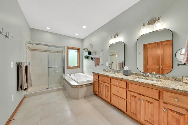 $929,900 | 732 River Reserve Drive, Hartland, WI 53029