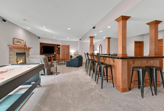 $929,900 | 732 River Reserve Drive, Hartland, WI 53029