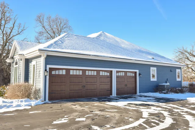 $929,900 | 732 River Reserve Drive, Hartland, WI 53029