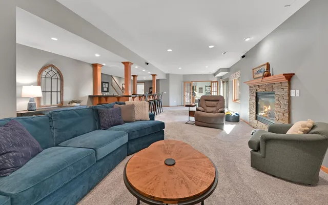 $929,900 | 732 River Reserve Drive, Hartland, WI 53029