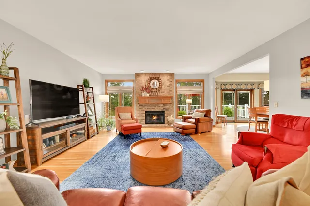 $929,900 | 732 River Reserve Drive, Hartland, WI 53029