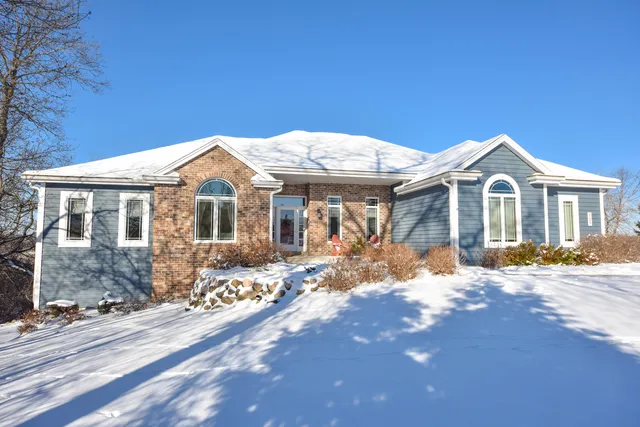 $929,900 | 732 River Reserve Drive, Hartland, WI 53029