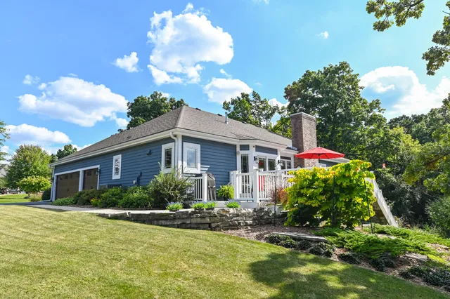 $929,900 | 732 River Reserve Drive, Hartland, WI 53029