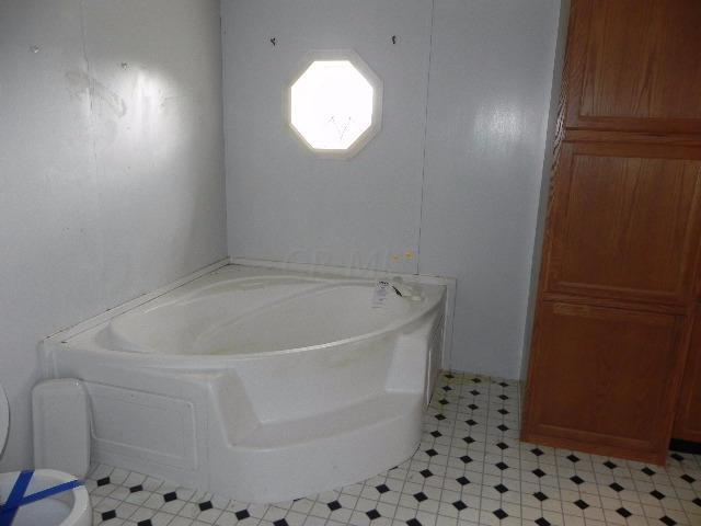 10160 Heffner Road Circleville, OH 43113 - Photo 7 of 9