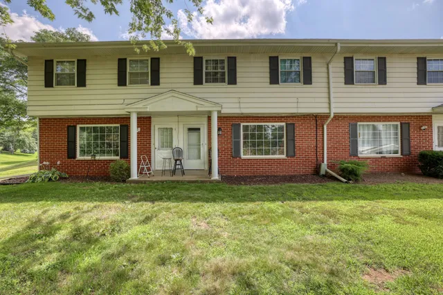 $230,000 | 18570 Kamala Court, Brookfield, WI 53045