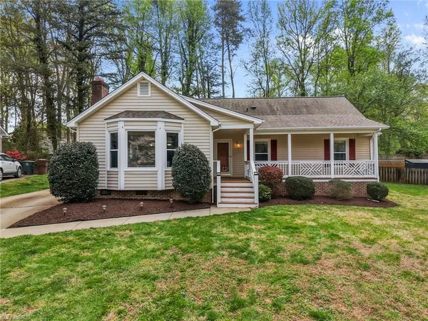 $339,900 | 1611 Maple Ridge Court, Greensboro, NC 27455